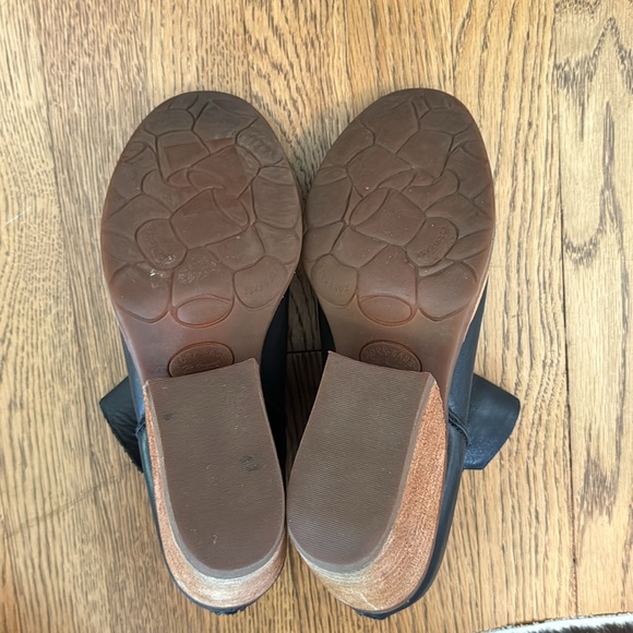 Kork Ease Chandra black leather booties. Heel Height 3 1/2", Shaft Height 3" EUC - Picture 11 of 11